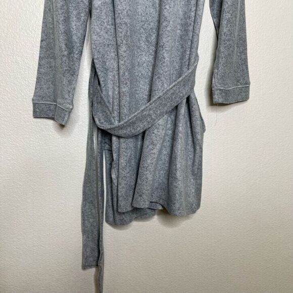 Eddie Bauer Sleepwear 2XL Robe Soft Fleece Gray Long Wrap Tie Pockets Womens - Picture 12 of 13